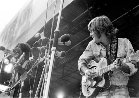Yanovsky & Sebastian at the Isle of Wight, 1970.